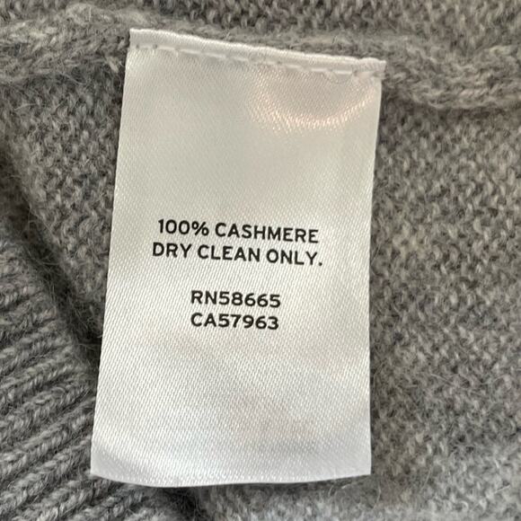 New  NORDSTROM  100% Cashmere V-Neck Sweater XS ~ GORGEOUS Ret $159 - Picture 7 of 8